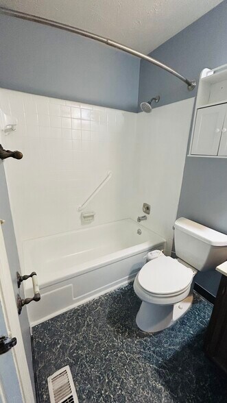 Building Photo - 10875 Ponds Ln