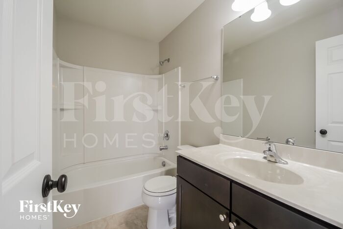 Building Photo - 3248 Charlestowne Crossing Dr