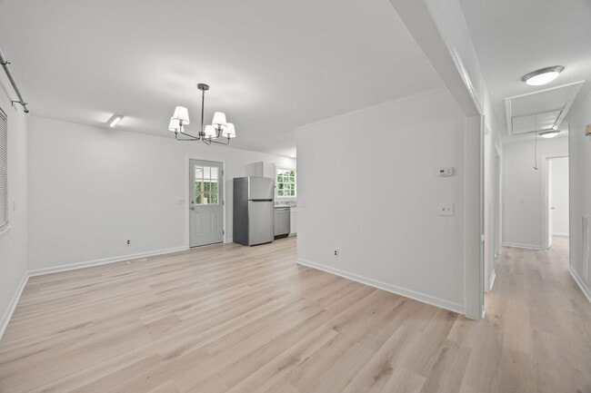 Building Photo - Updated Ranch in North Raleigh, New Floors and Paint, Rear Deck, Pet Friendly!