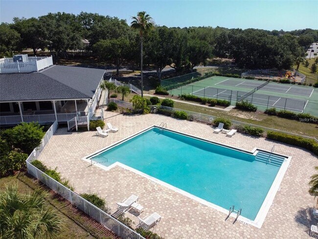 Building Photo - 3011 Hemingway Cir