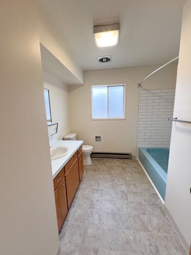 Building Photo - 3 Bedroom, 2 Bath - Home in Moyina Heights