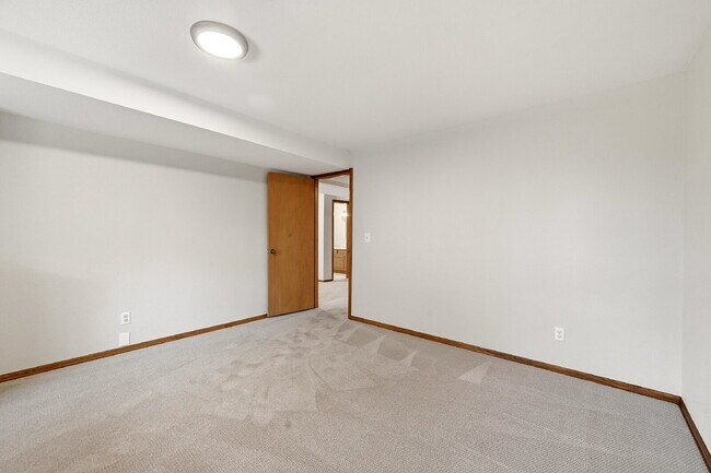 Building Photo - $2,845.95- 4-Bed /3-Bath Gem with Finished Basement and Fenced-in Yard in Colorado Springs!
