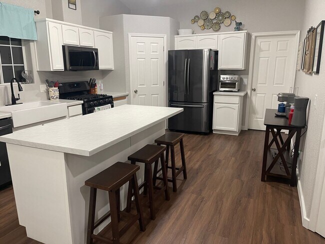 Building Photo - VILLA CHAPARRAL