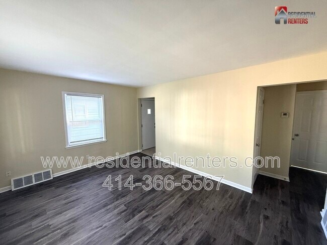 Building Photo - 4703 N 45th St