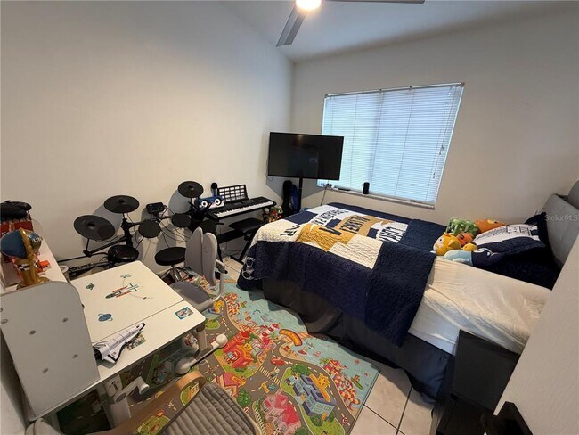 Building Photo - 305 Michigan Pl