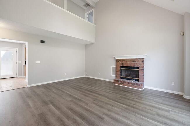 Building Photo - 3378 Chadbury Dr NW