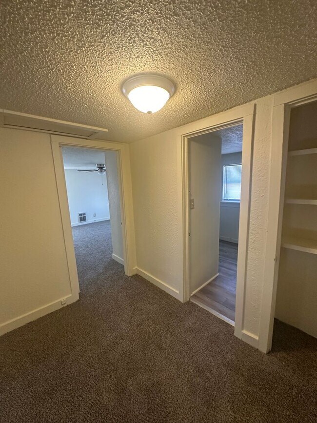 Building Photo - Spacious 4 Bedroom!