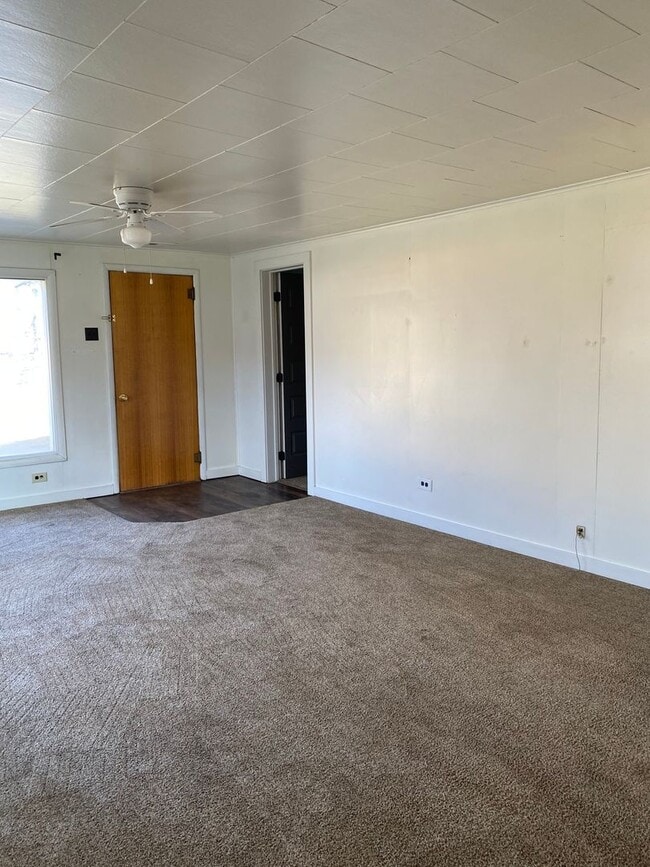 Building Photo - 1008 Lake Ave