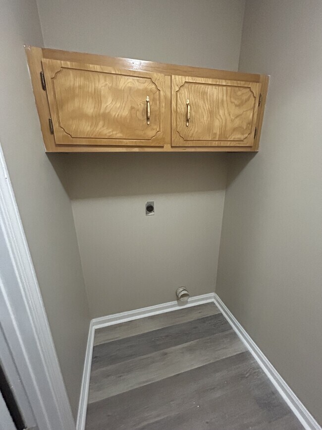 Building Photo - 2070 Carneal Ln