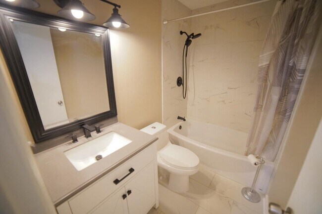 Building Photo - 8609 Kingston Ct