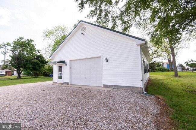 Building Photo - 110 Middle St