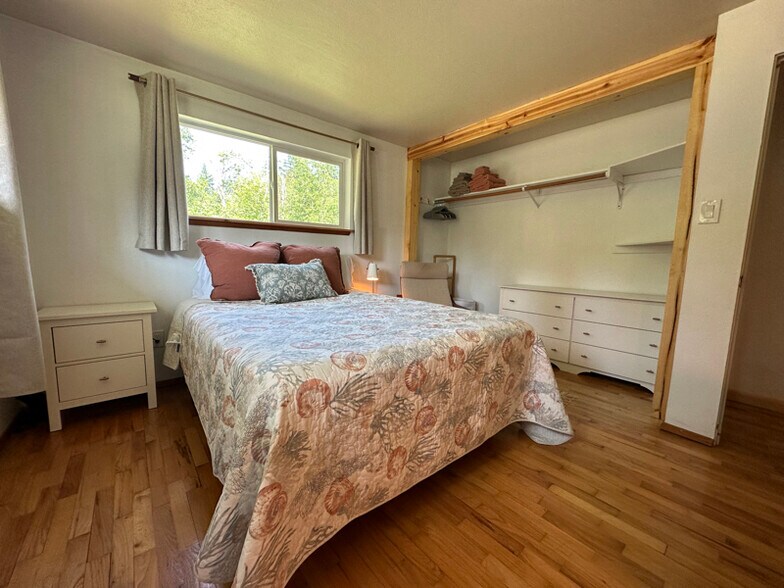 Building Photo - 2623 80th St E