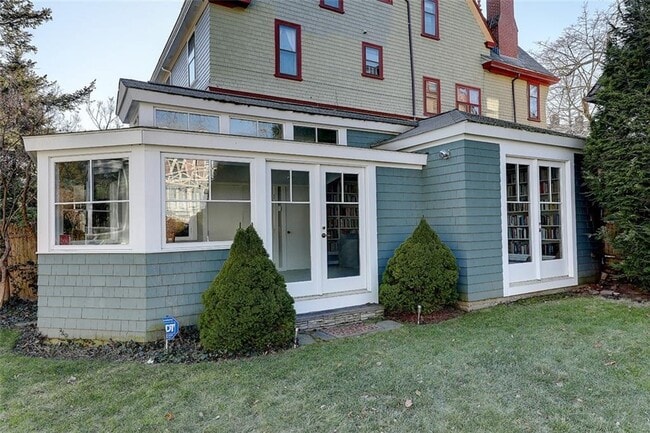 Building Photo - 37 Barnes St