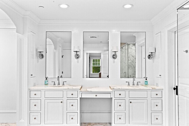 Building Photo - 45 Ocean Ledge Dr