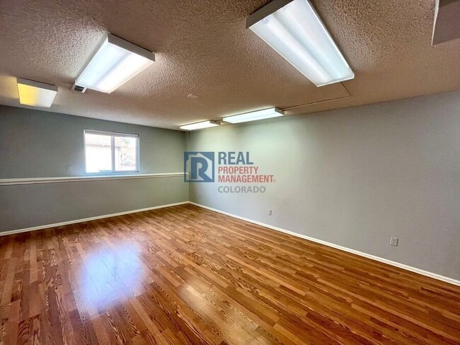 Building Photo - 3670 Gingham Way