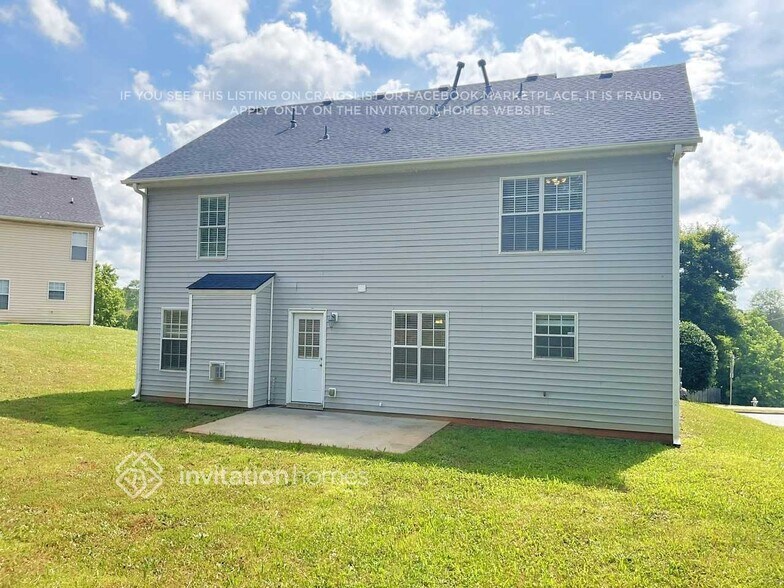Building Photo - 5941 Colonnade Dr