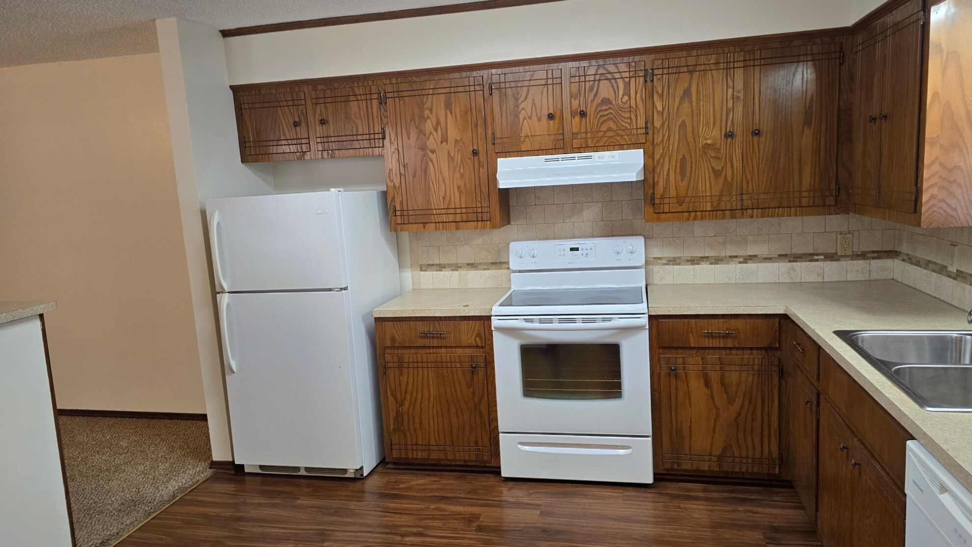 Kitchen - 408 N Joplin Pl