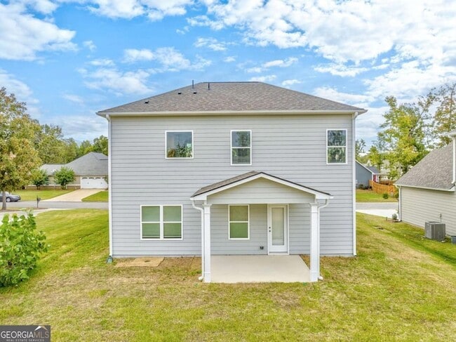 Building Photo - 8 Majestic Oaks Way NE