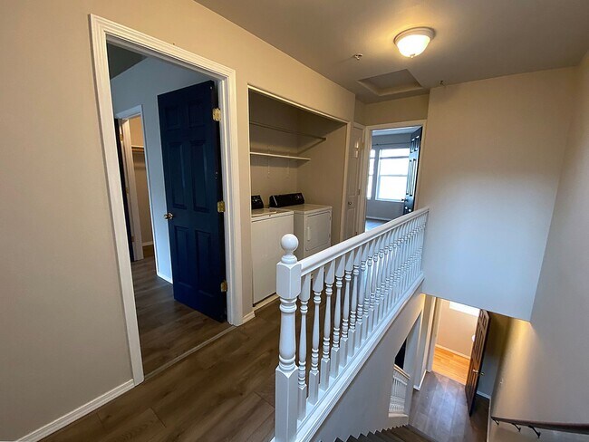 Building Photo - 14290 SW Cougar Ridge Dr