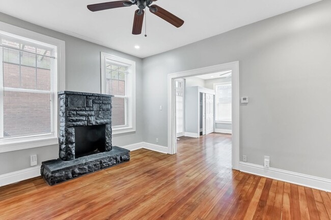Building Photo - Huge Renovated 1 Bedroom SFD in South Tower Grove