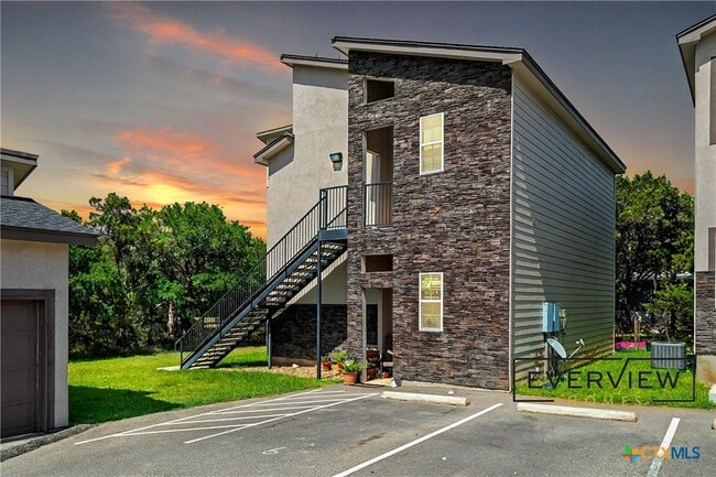 Building Photo - 3067 View Ridge Dr