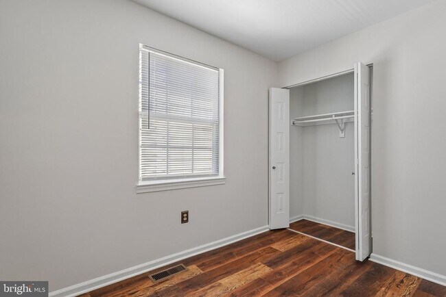 Building Photo - 2313 Westport Ln