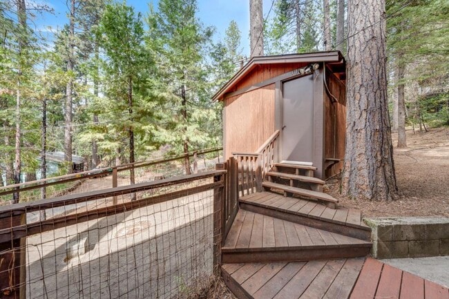 Building Photo - 4949 Steelhead Ln