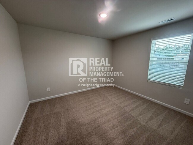 Building Photo - 2262 Cherry Ln