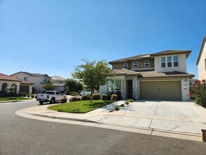 Building Photo - 10068 Carinata Dr
