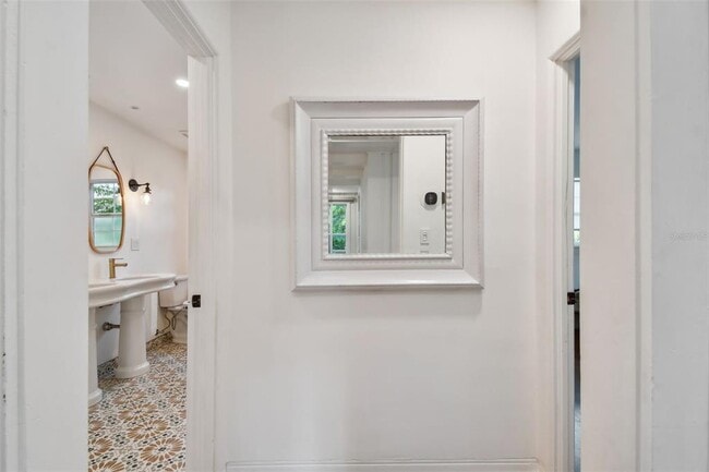 Building Photo - 145 24th Ave SE