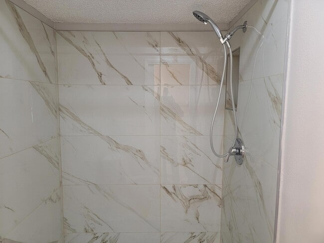 Building Photo - 6010 Indrio Rd