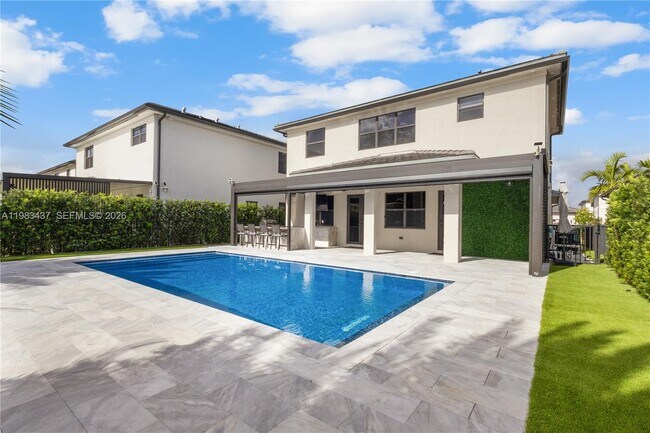 Building Photo - 4335 SW 174th Ave