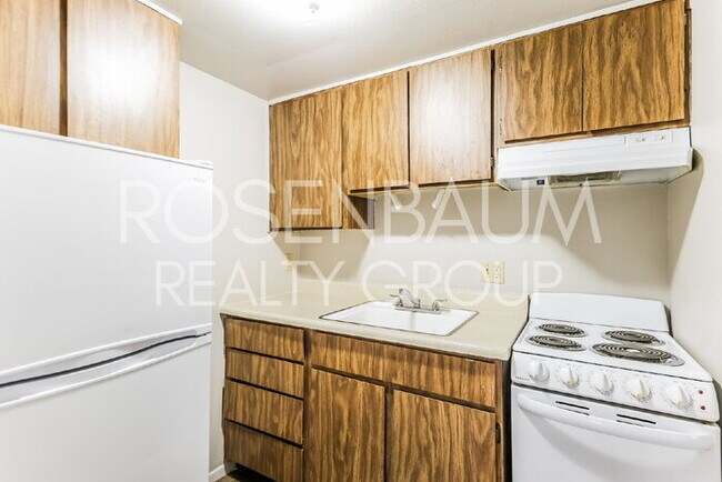 Building Photo - 9230 N 6th St