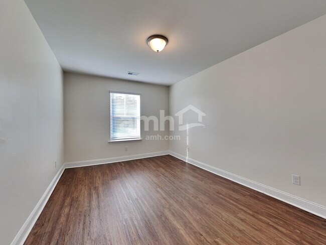 Building Photo - 308 Bering Ln