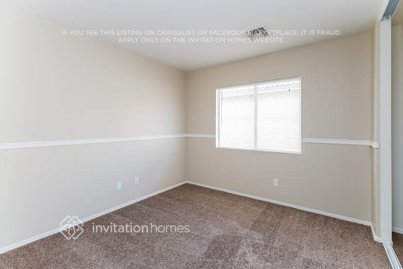 Building Photo - 6050 W Pueblo Ave