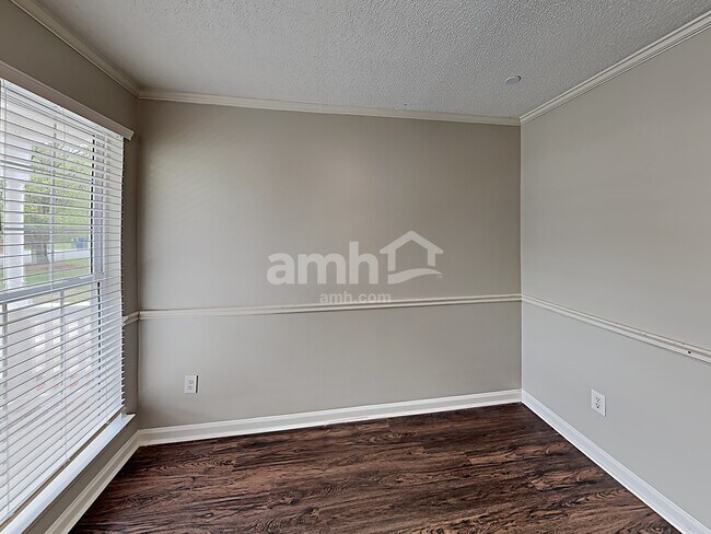 Building Photo - 1020 Ridgefield Circle