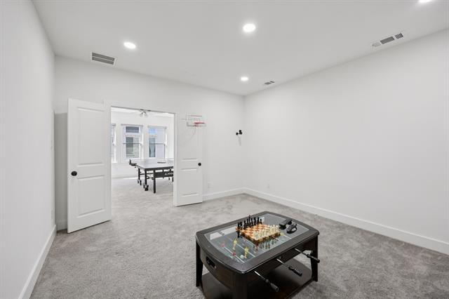 Building Photo - 3691 Spruce Hills St