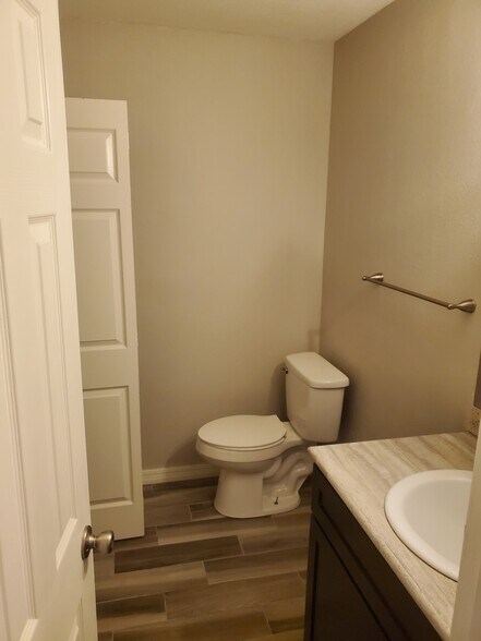 Building Photo - 826 Hardy Springs Cir