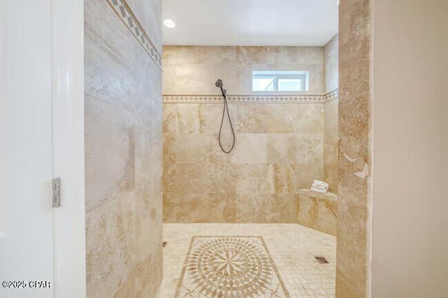 Building Photo - 5405 Thomas Dr