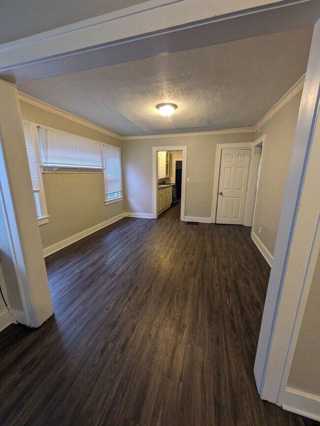 Building Photo - 5535 Woodland Ave
