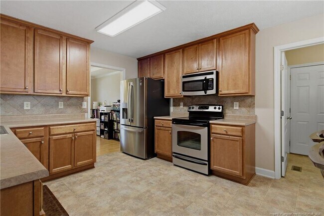 Building Photo - 420 Thorncliff Dr