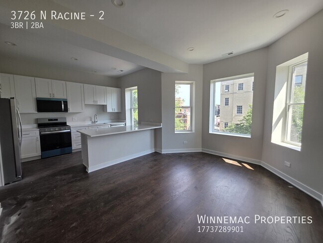 Building Photo - 3726 N Racine Ave