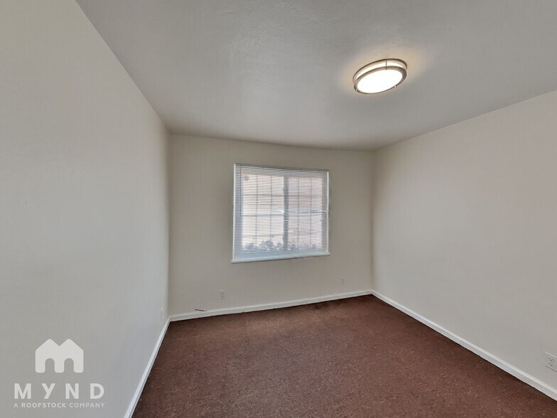 Building Photo - 2048 81st Ave