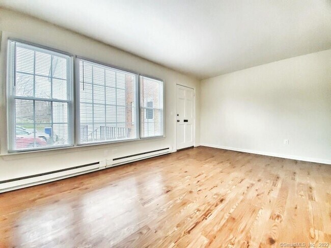 Building Photo - 15 Park St