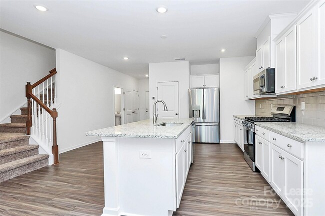 Building Photo - 3651 Secrest Lndg