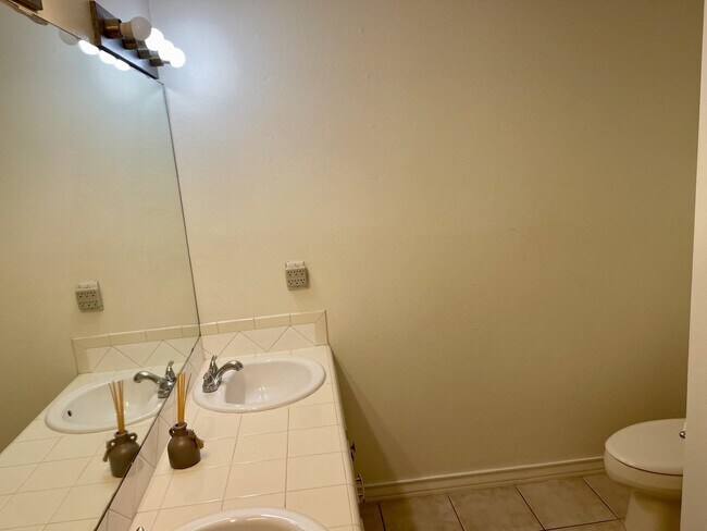 Building Photo - 510 Shiloh Dr