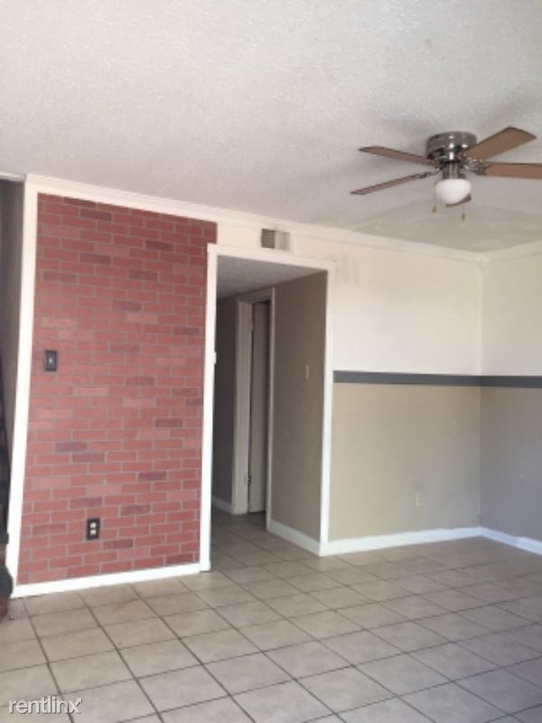 Building Photo - 2913 E St Bernard Hwy