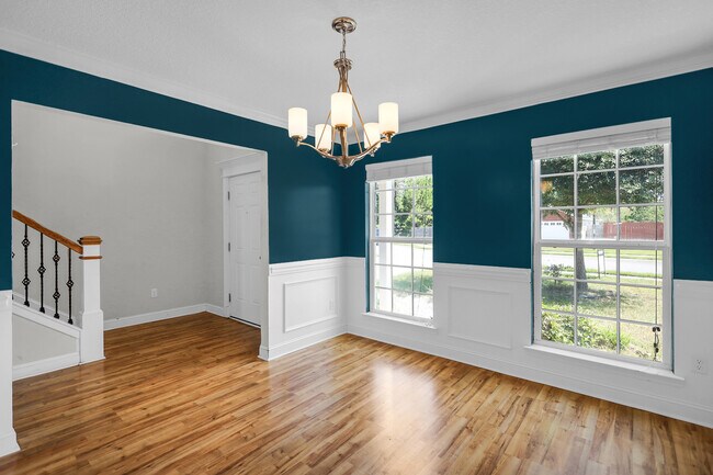 Building Photo - 721 Highgrove Ct