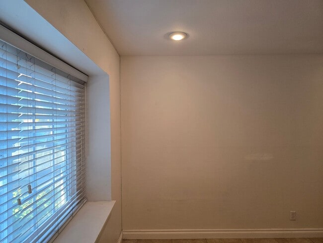 Building Photo - Rental in Anaheim