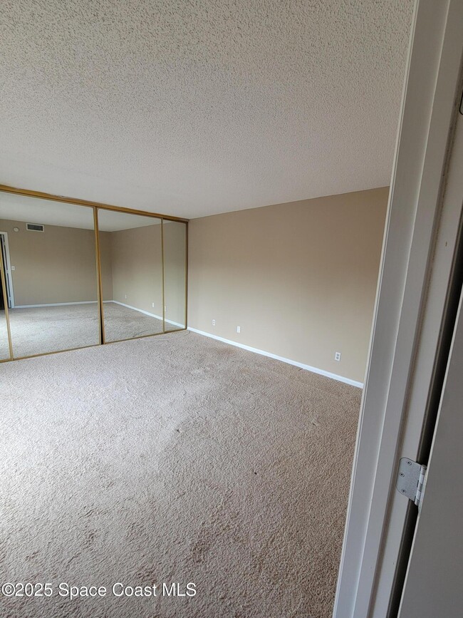 Building Photo - 2313 Vista Oaks Cir NE